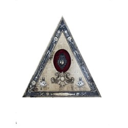 Triangolo memento mori con fregio e cuore sacro