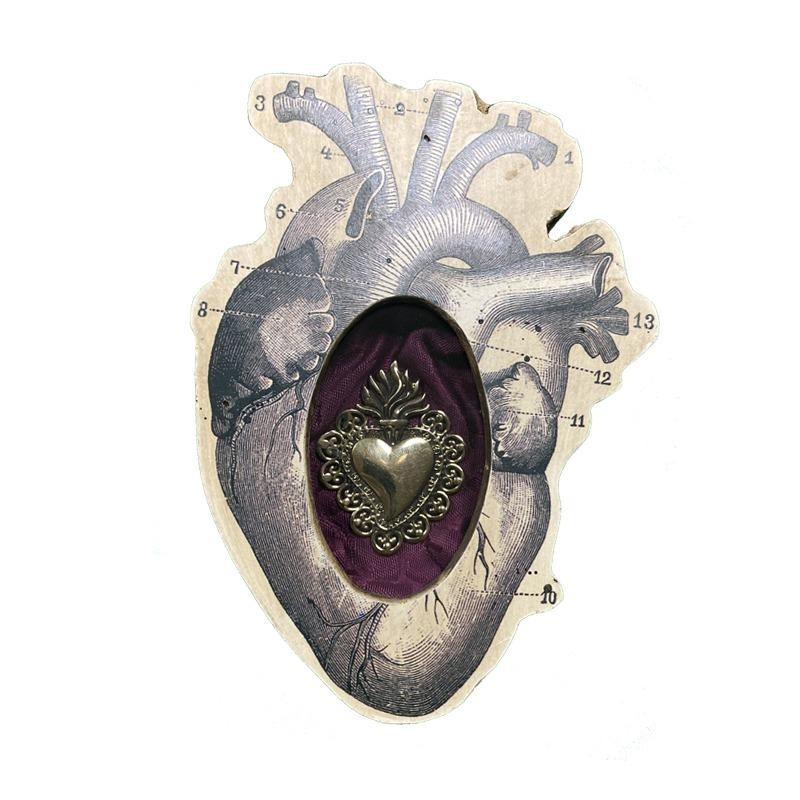 Formella cuore anatomico e numeri con cuore sacro e sfondo viola (15x11 cm)