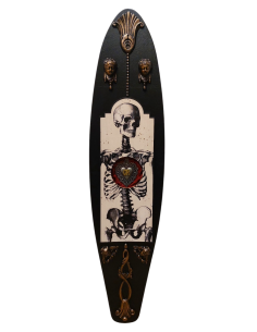 Longboard con scheletro nero e oro