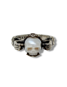 Anello Fascia Stretta con perla di fiume intagliata