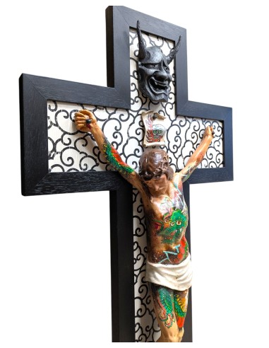 Crocifisso con croce in legno decorata con pattern giapponese | El Rana Store