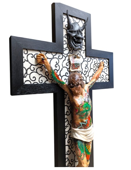 Crocifisso con croce in legno decorata con pattern giapponese | El Rana Store