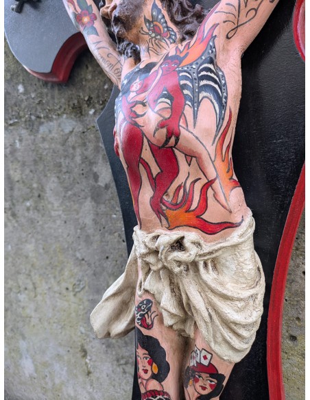 Cristo dipinto a mano con tatuaggi in stile americano | El Rana